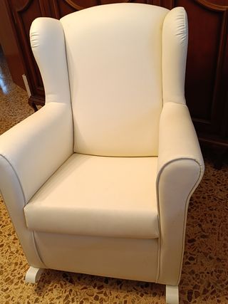 Sillón de lactancia blanco