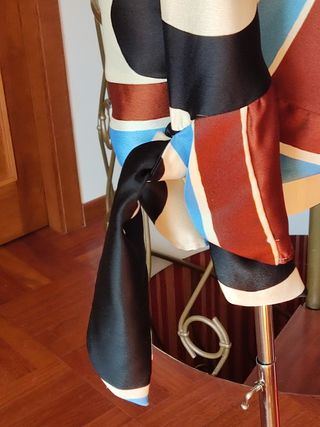 Blusa donna fantasia. Zara. M