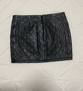 Falda mini piel color negro