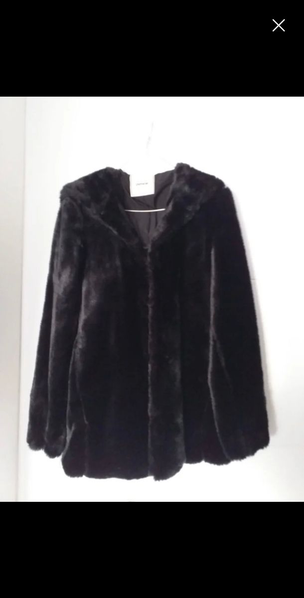 Chaqueton pelo negro capucha