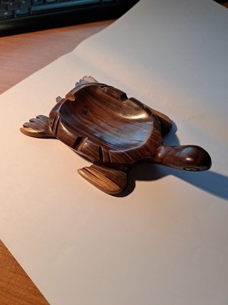 figura en madera -tortuga-