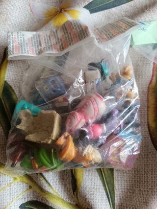Brinquedos Kinder alguns ainda fechados + de 100