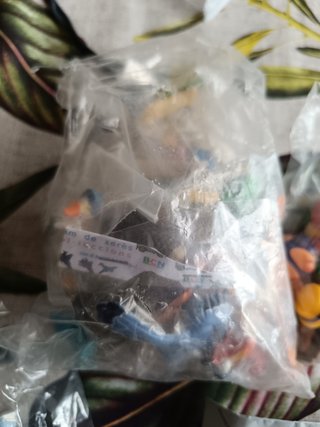 Brinquedos Kinder alguns ainda fechados + de 100