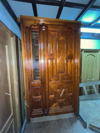 PUERTA DE CALLE DE MADERA