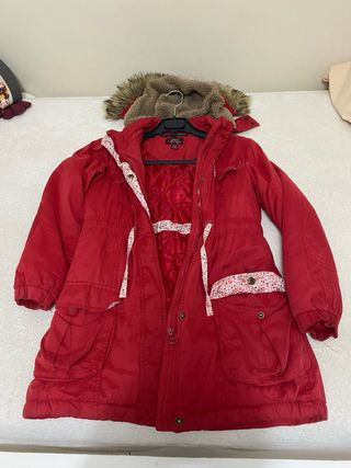 Chaquetón rojo niña