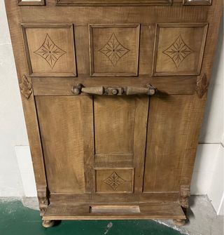 Aparador con perchero, espejo y paragüero