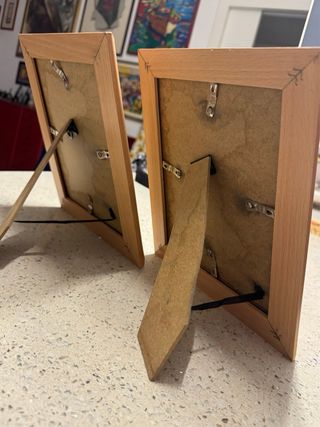 2 cornici legno chiaro 