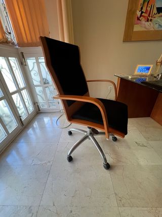 Conjunto mesa despacho y 3 sillas