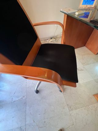 Conjunto mesa despacho y 3 sillas