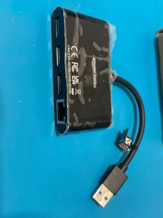 Adaptador con 3 puertos USB 3.0 y 1 puerto RJ45