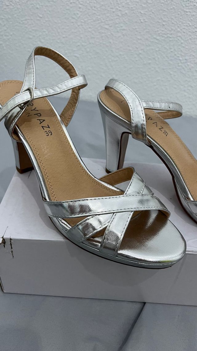 Tacones plateados Marypaz