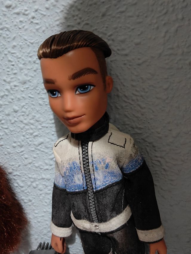 DANA E CAMERON JOGAM CARRO DE CORRIDA DESPORTIVO