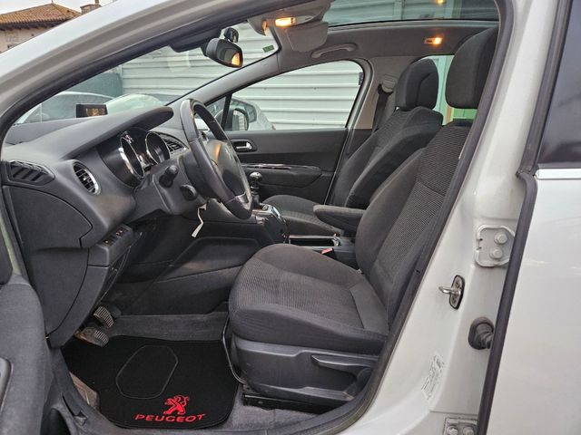 Peugeot 5008 2012