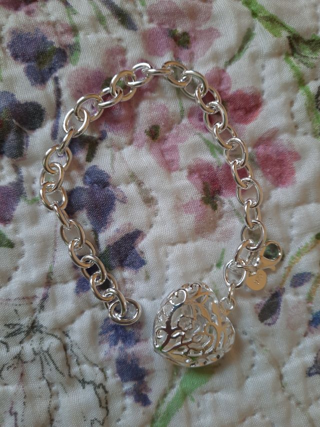 Bonita Pulsera con Corazon de Plata Nueva