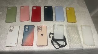 Lotto 13 custodie per cellulari di varie marche