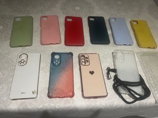 Lotto 13 custodie per cellulari di varie marche