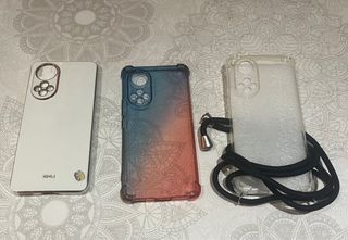 Lotto 13 custodie per cellulari di varie marche