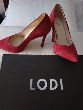 Zapatos fiesta LODI color rubí. Con ellos regalo e