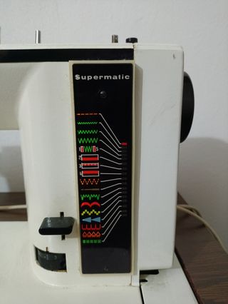 Maquina de coser antigua