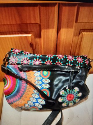 BOLSO DESIGUAL.