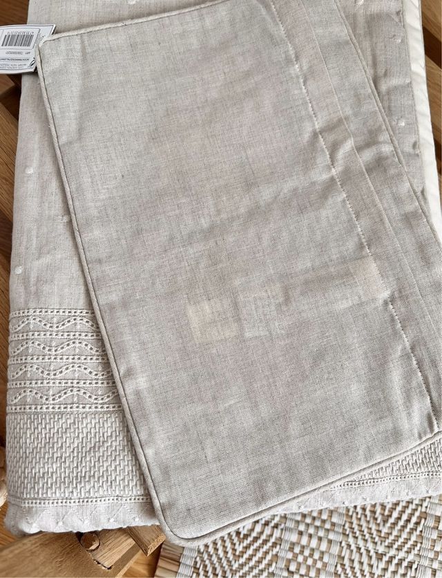 Manta decorada y cojin de lino Zara Home New born