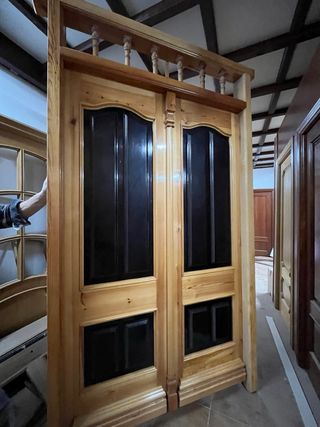 PUERTA DE CALLE DE MADERA