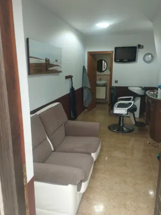 Local en alquiler para peluquería o local vacío