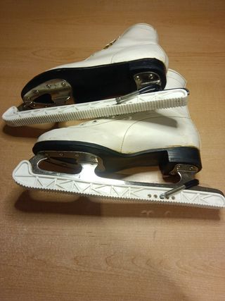 Patines de hielo mujer vintage.