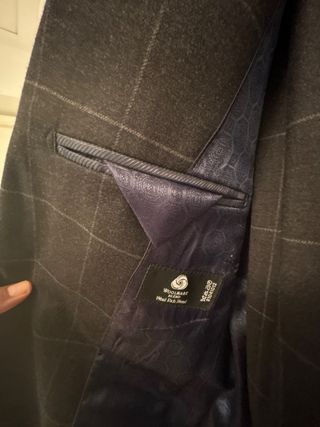 Traje cuadro ventana Pedro del Hierro