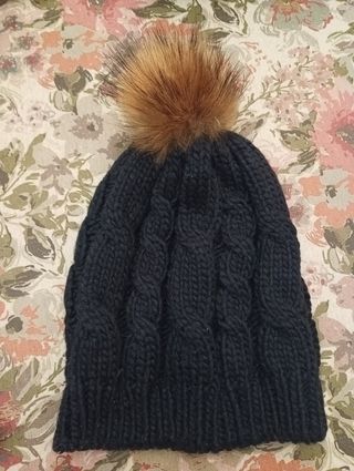 LOTE GORROS PUNTO CON POMPON