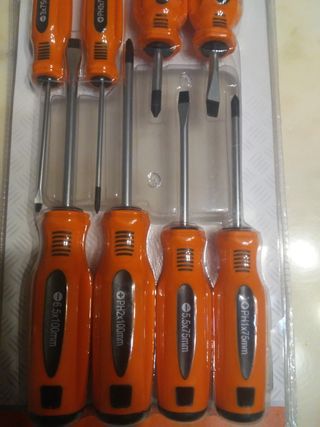 Cacciaviti 8 pezzi Calamitati