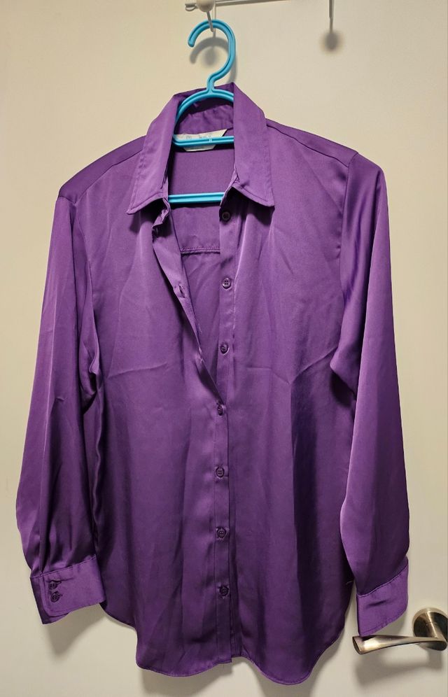 Camisa satinada sin estrenar