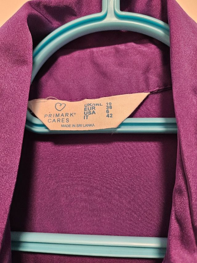 Camisa satinada sin estrenar