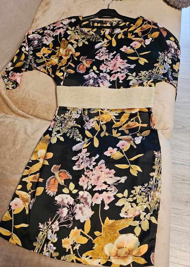 Vestido tipo japonés. Satinado.