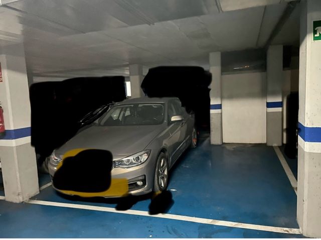 Plaza garaje coche y moto