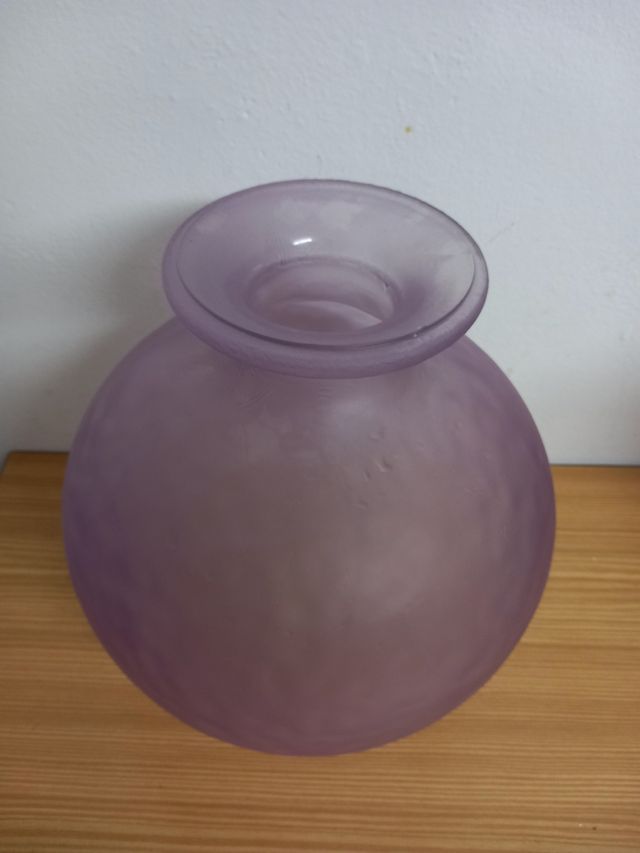 Jarrón vidrio color lila