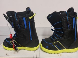 Scarponi Burton per tavola