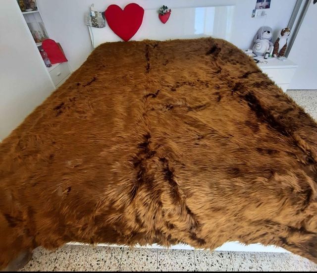 Copriletto matrimoniale 260×260sm, pelu