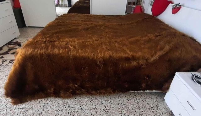 Copriletto matrimoniale 260×260sm, pelu