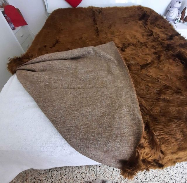 Copriletto matrimoniale 260×260sm, pelu