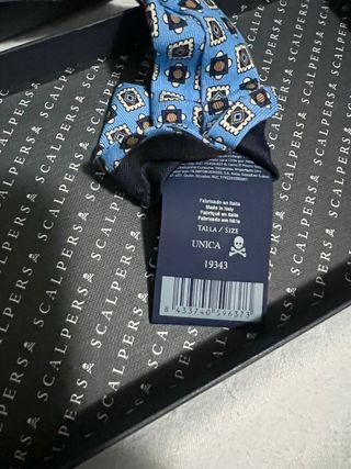 Corbata Scalpers sin usar