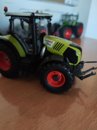 Tractor claas Arion 540 miniatura escala