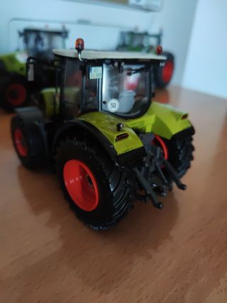 Tractor claas Arion 540 miniatura escala