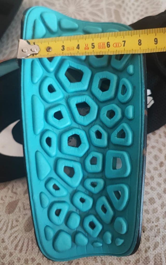 Espinilleras Nike mercurial