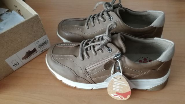 Zapatos de piel marron