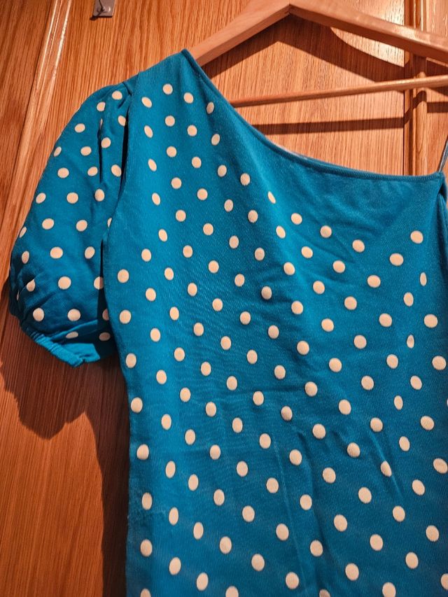 Vestido asimetrico azul con lunares Zara