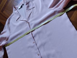 TALLA GRANDE. Camisa salmón