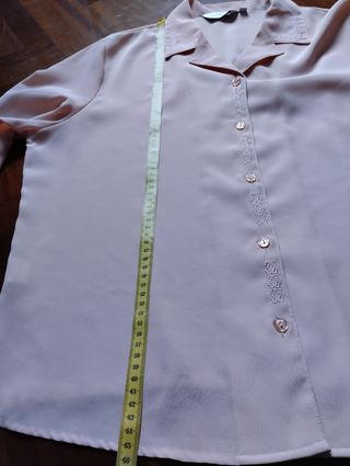 TALLA GRANDE. Camisa salmón
