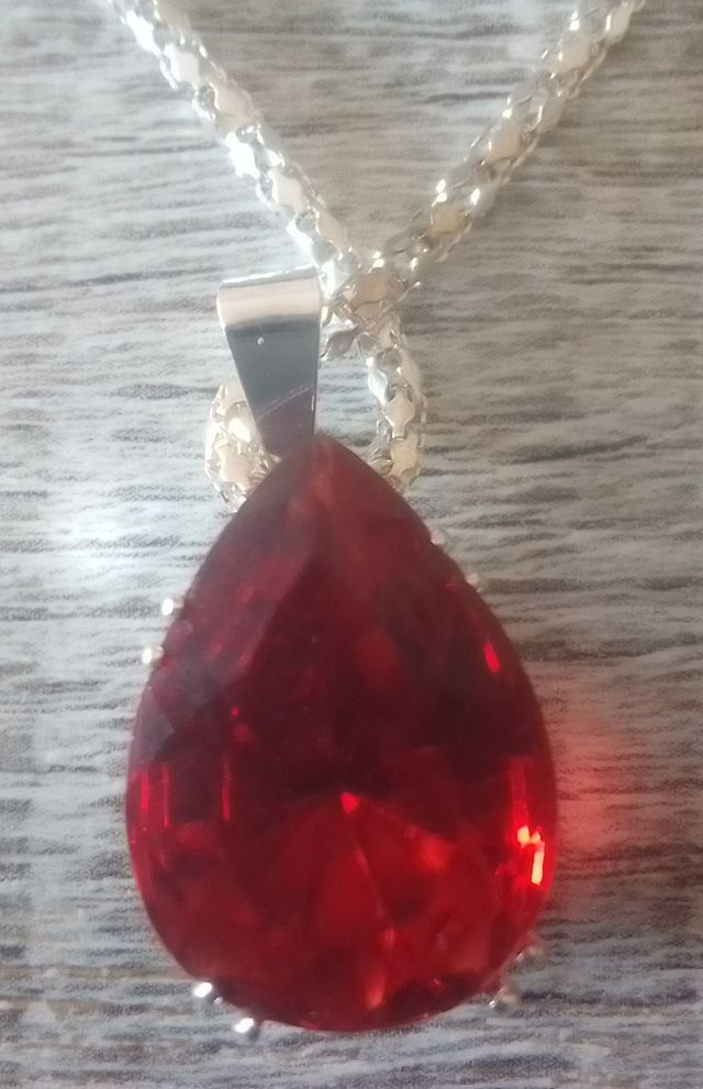 Colgante lagrima de jaspe rojo burdeos