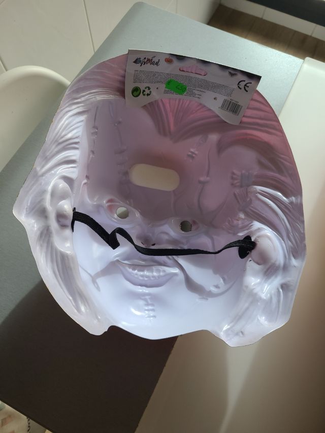 Máscara Chuky nueva